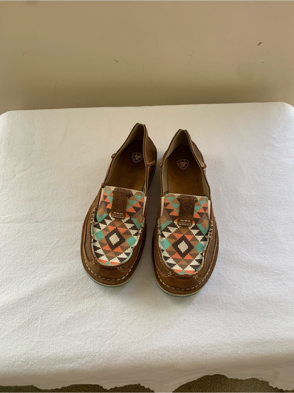 Ariat Brown Genuine Leather Moccasin Loafers Slip On Shoes Aztec Print size 7
